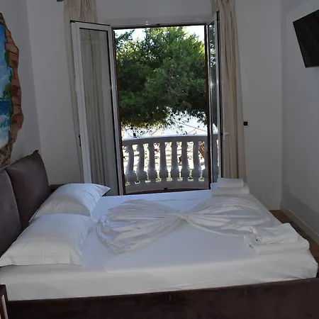 Cosmo Otel *