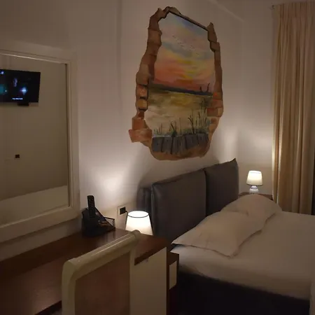 Cosmo Hotel *